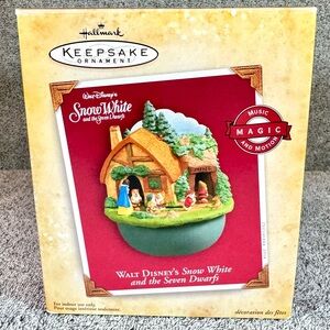 2004 Hallmark Keepsake Snow White and the Seven Dwarfs Magic Motion NIB
